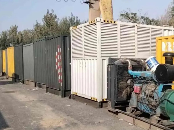 社旗县200KW柴油发电机机组每小时油耗是多少？